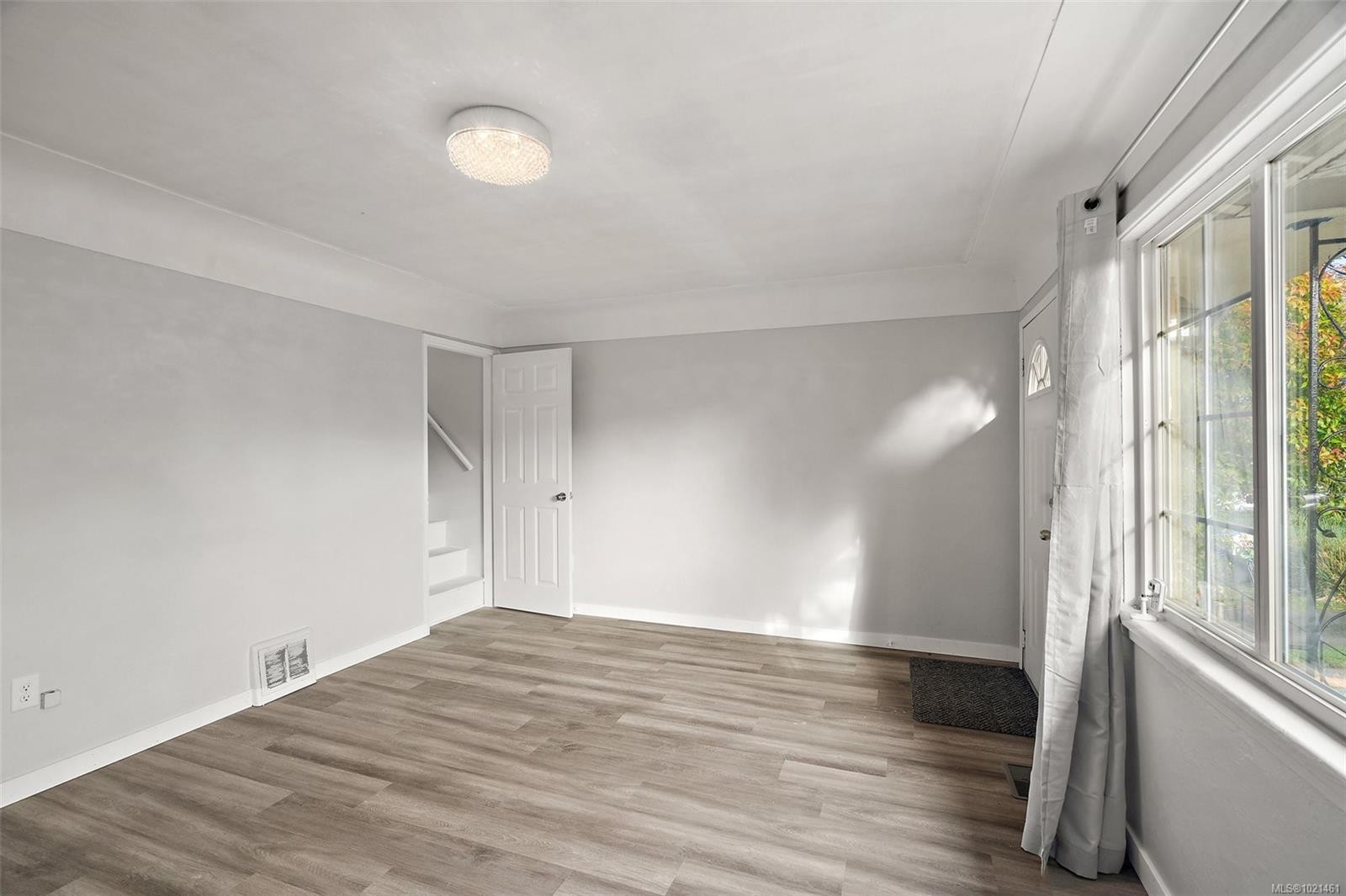 3020-3022 Donald St, Saanich, BC - Indoor Photo Showing Other Room