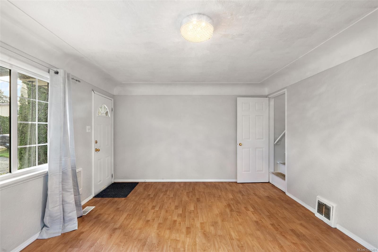 3020-3022 Donald St, Saanich, BC - Indoor Photo Showing Other Room