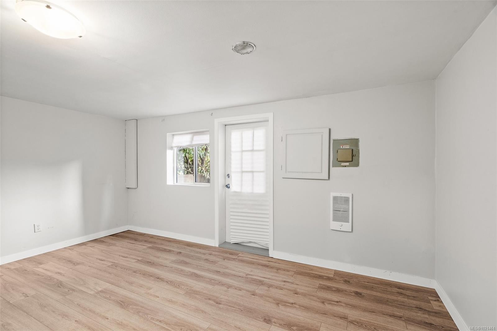 3020-3022 Donald St, Saanich, BC - Indoor Photo Showing Other Room