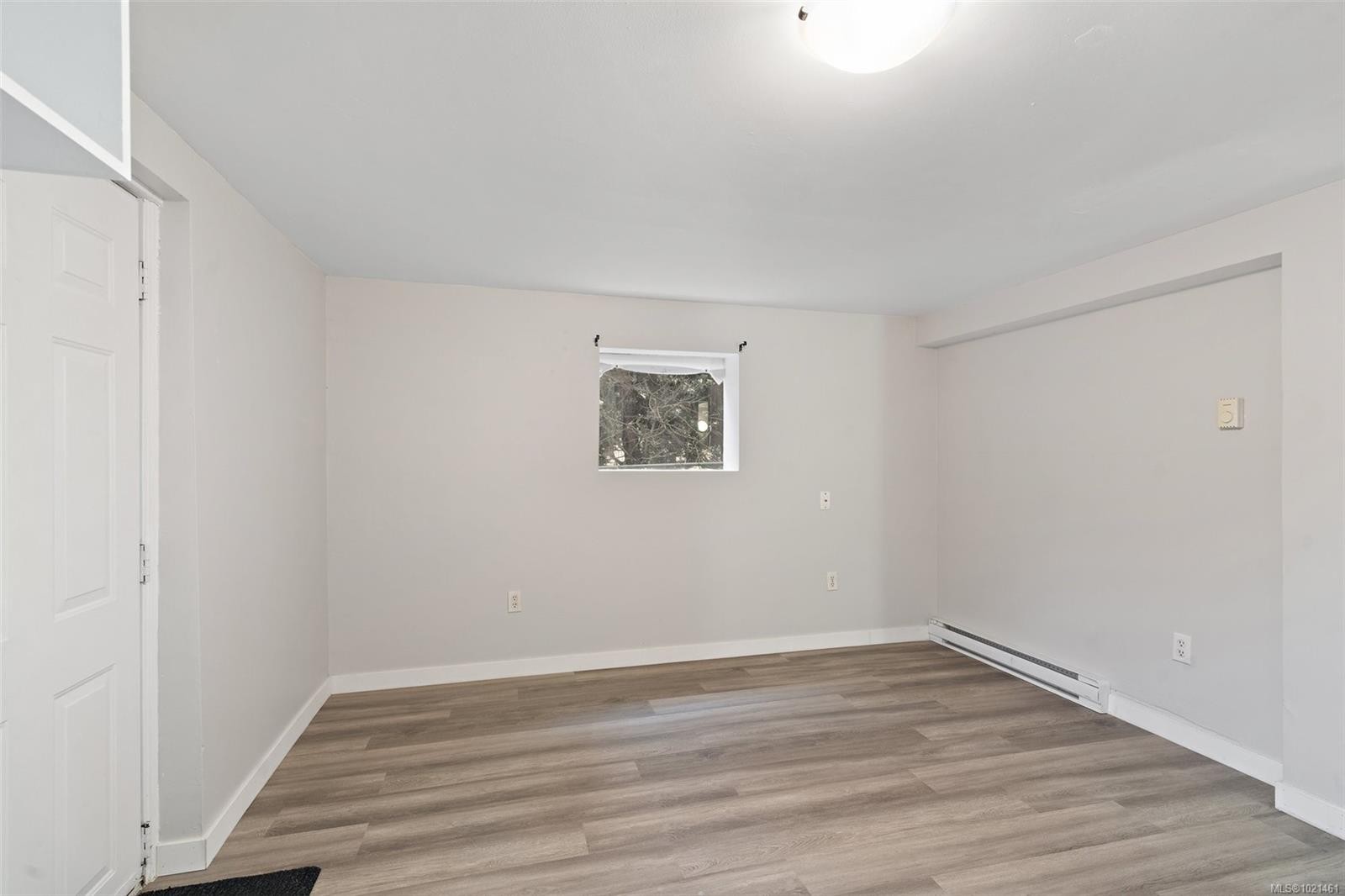 3020-3022 Donald St, Saanich, BC - Indoor Photo Showing Other Room
