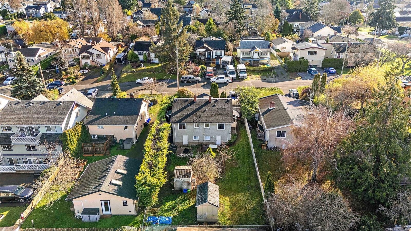 3020-3022 Donald St, Saanich, BC - Outdoor With View