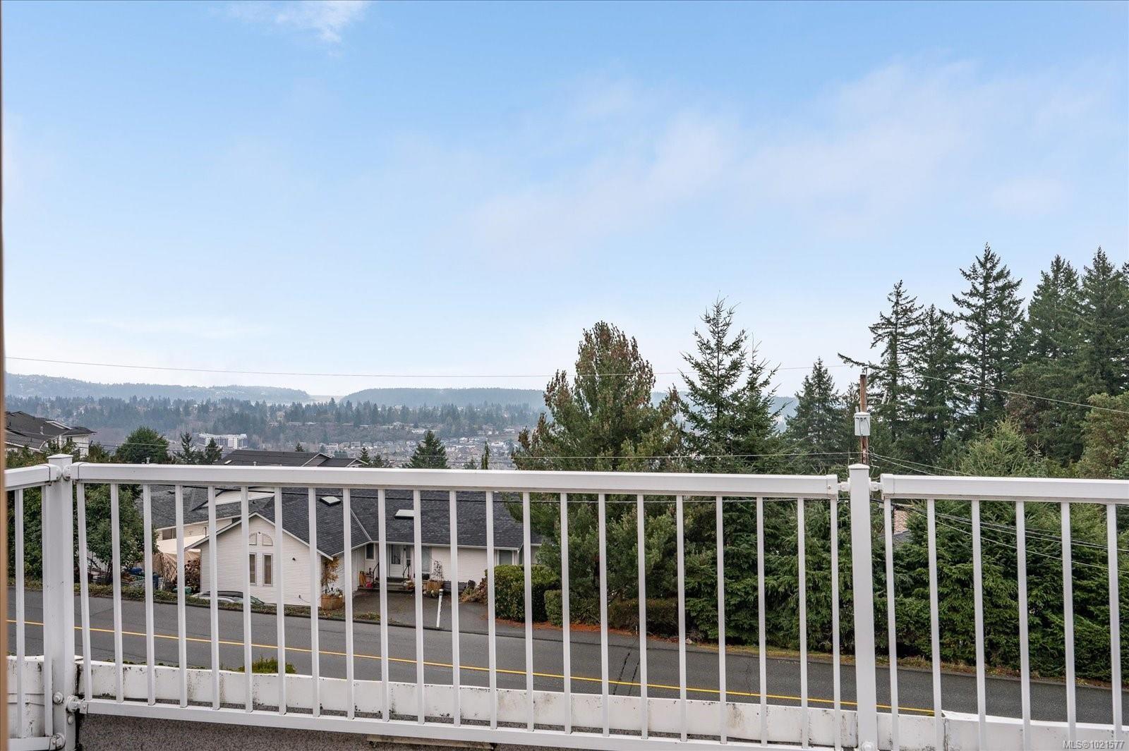 1085 College Dr, Nanaimo, BC