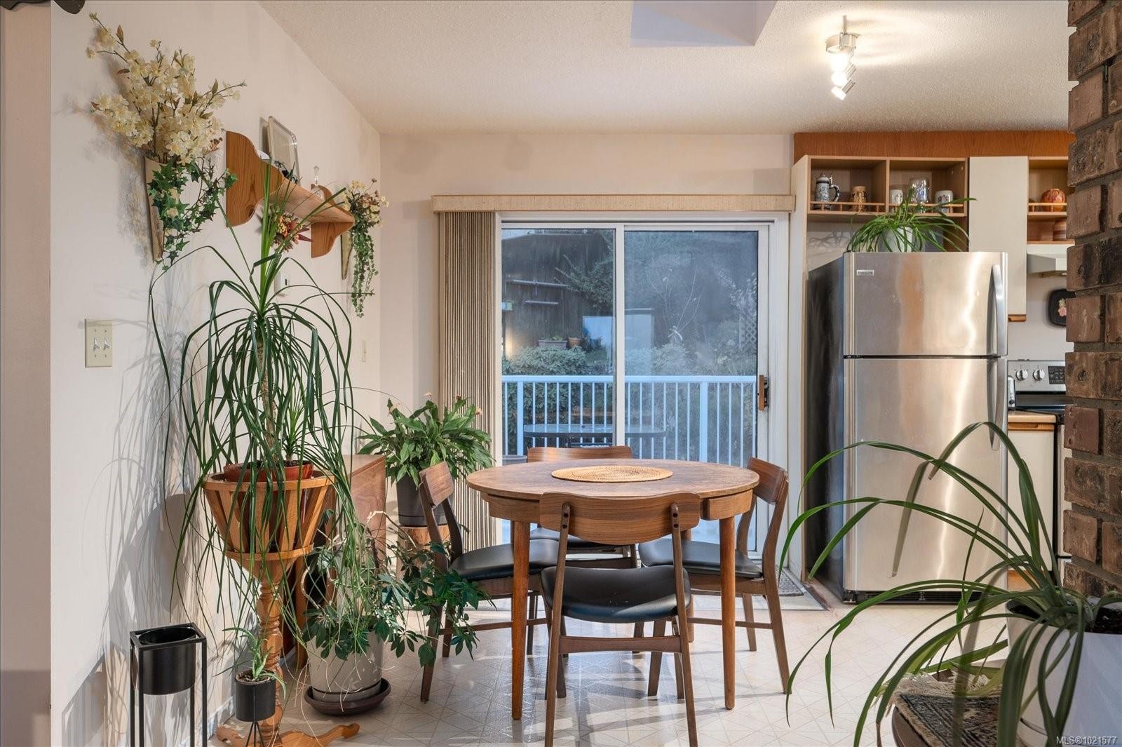 1085 College Dr, Nanaimo, BC