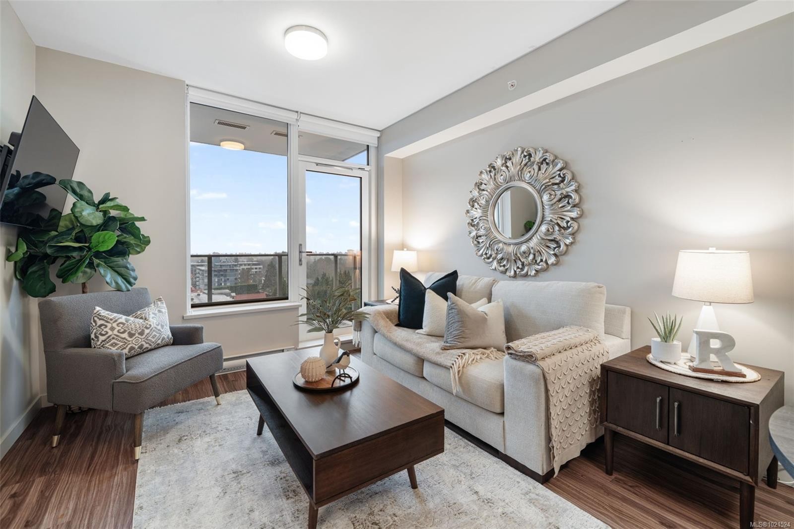 1104-777 Belleville St, Victoria, BC - Indoor Photo Showing Living Room