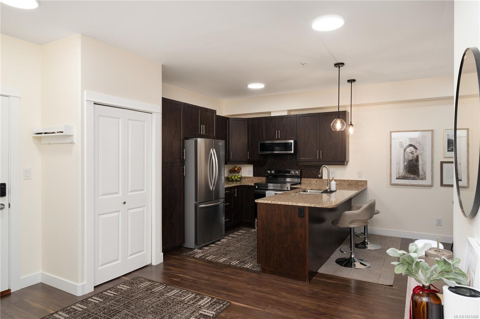 213-938 Dunford Ave, Langford, BC - Indoor Photo Showing Kitchen