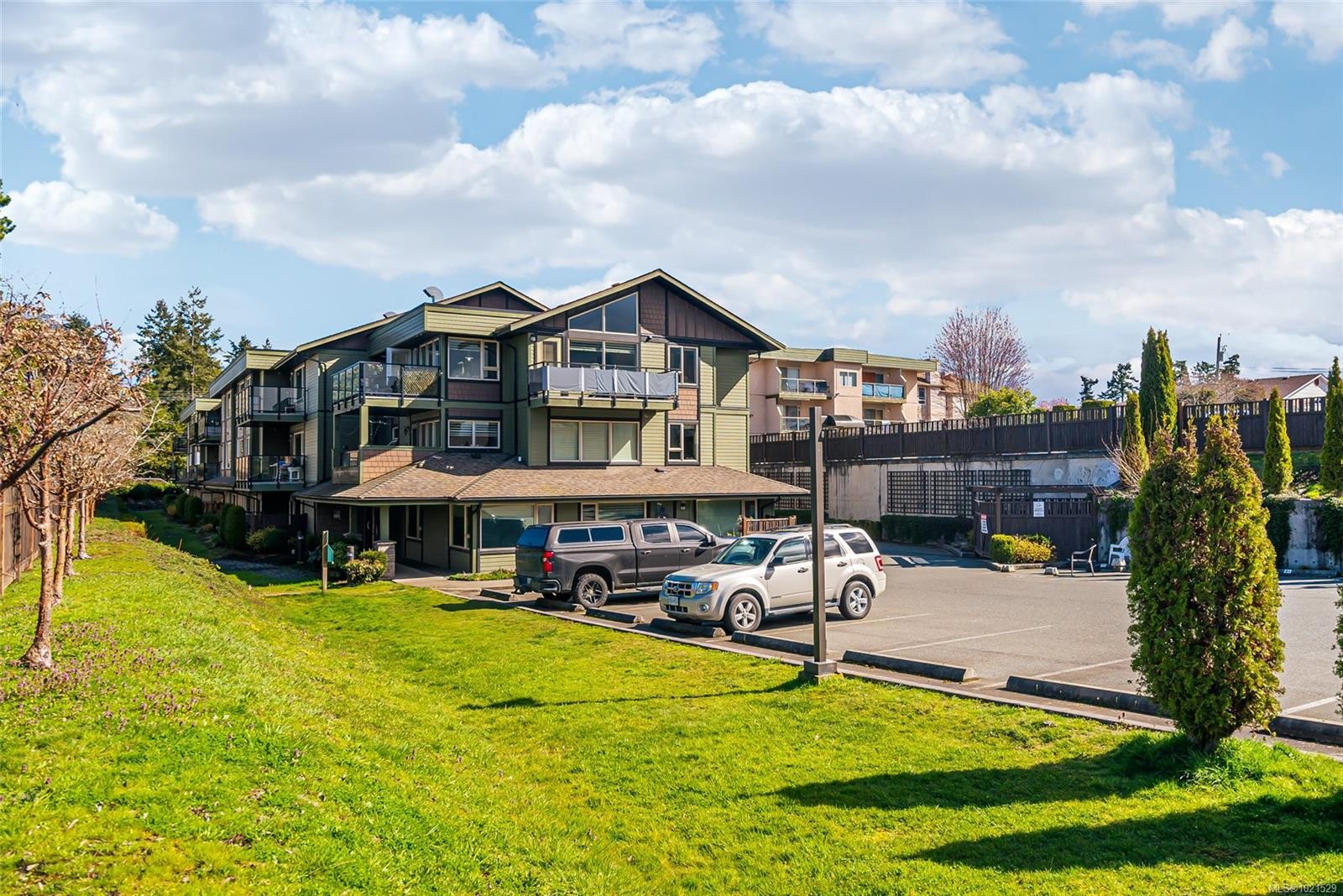 208-257 Moilliet St South, Parksville, BC - Outdoor
