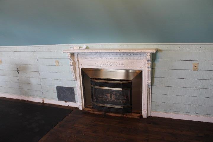 132 Cumming Street, Thunder Bay, ON - Indoor With Fireplace