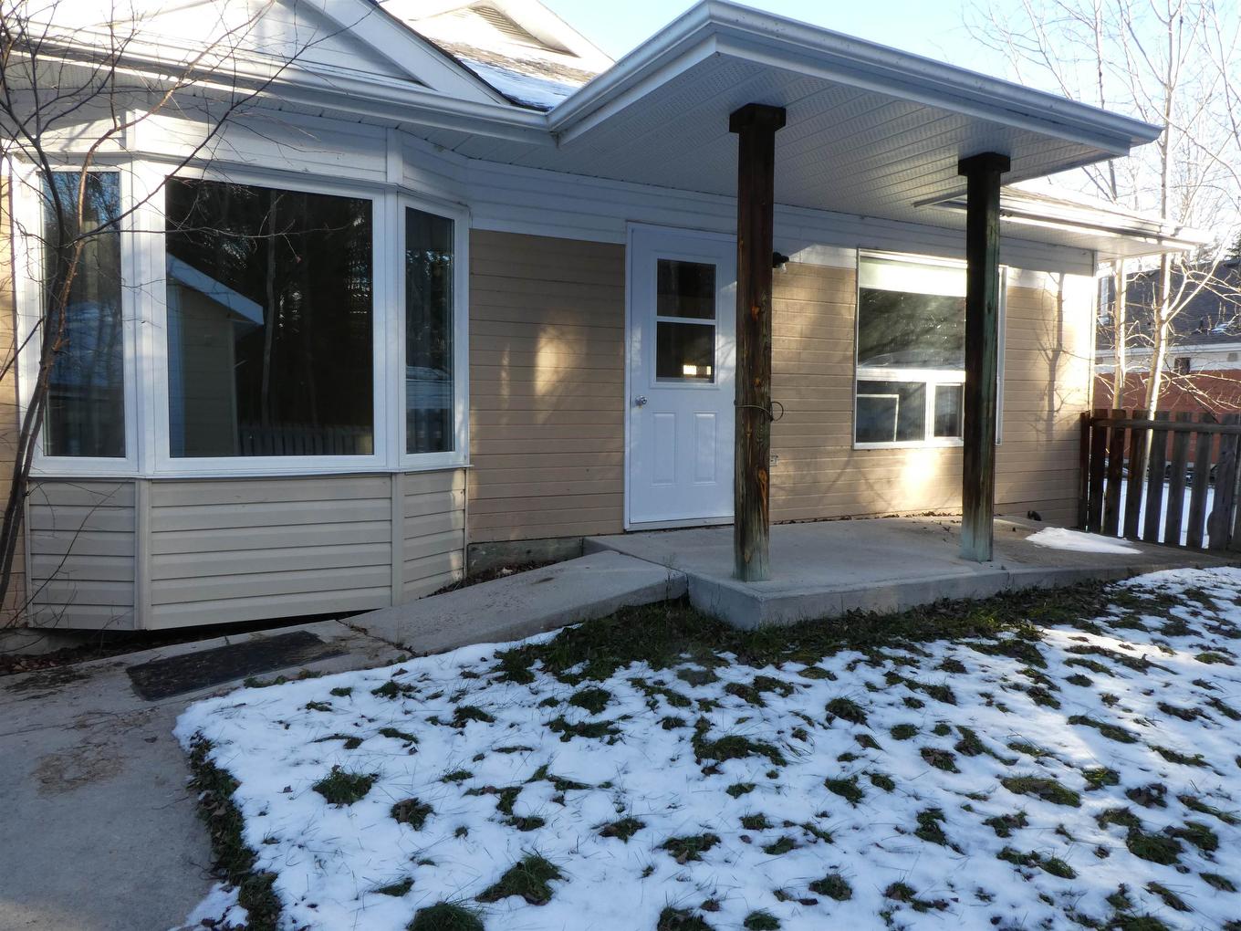 305 Clarke Avenue Se, Geraldton, ON - Outdoor