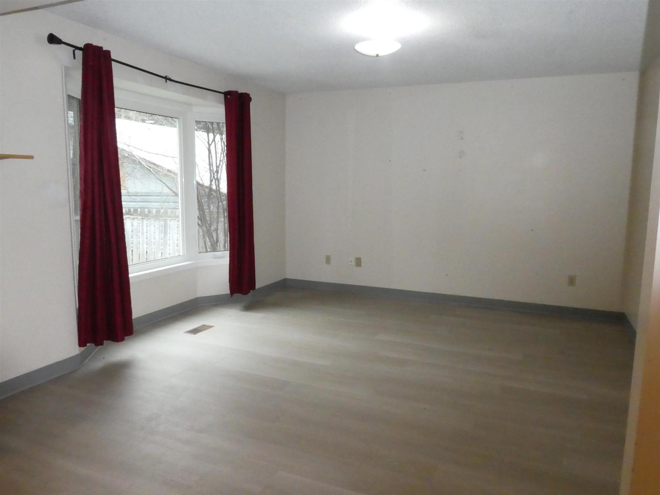 305 Clarke Avenue Se, Geraldton, ON - Indoor Photo Showing Other Room