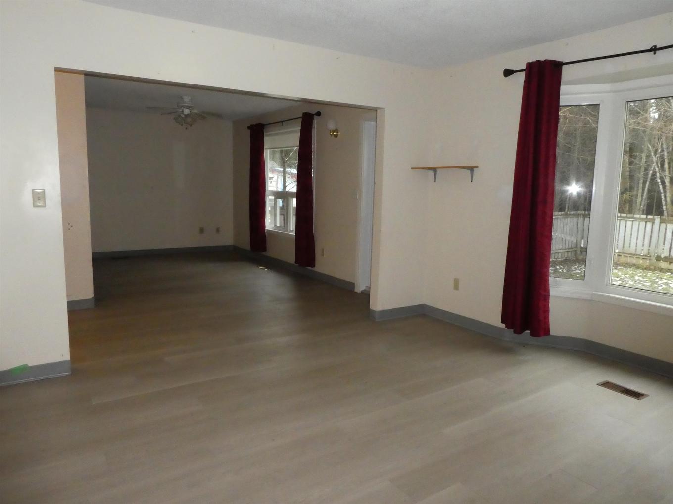 305 Clarke Avenue Se, Geraldton, ON - Indoor Photo Showing Other Room