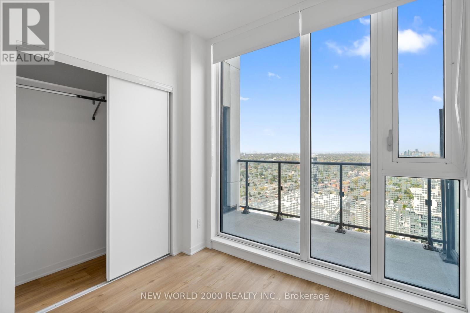 Not Exact Unit (Same Floorplan, Different Floor) - 1711 - 101 Roehampton Avenue, Toronto, ON - Indoor Photo Showing Other Room