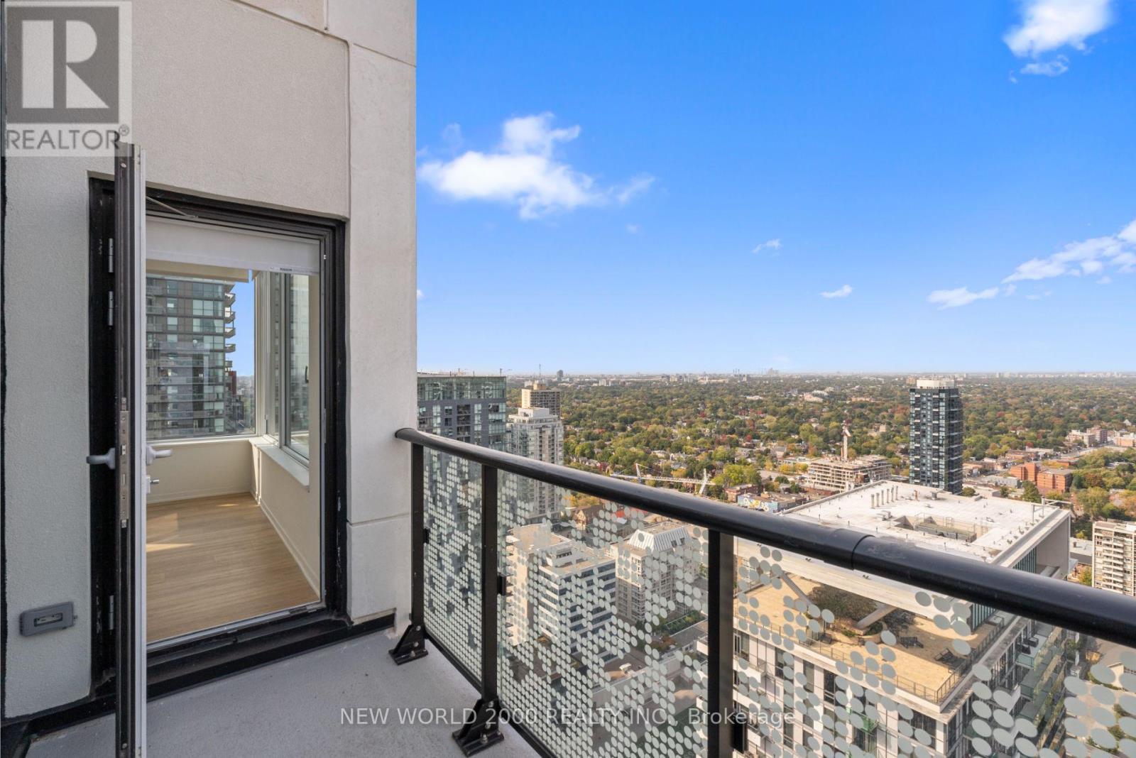 Not Exact Unit (Same Floorplan, Different Floor) - 1711 - 101 Roehampton Avenue, Toronto, ON - Outdoor With View