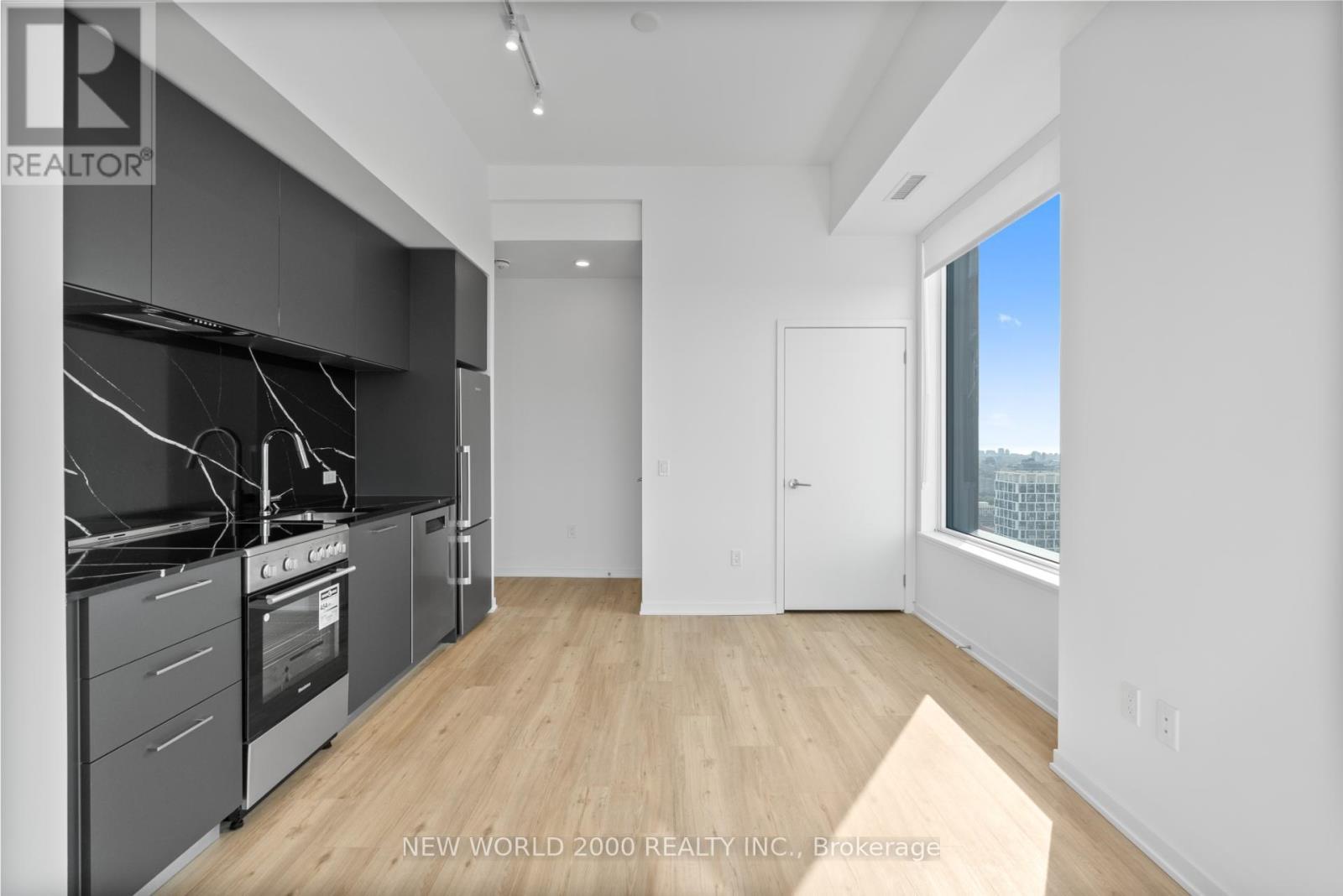Not Exact Unit (Same Floorplan, Different Floor) - 1711 - 101 Roehampton Avenue, Toronto, ON - Indoor