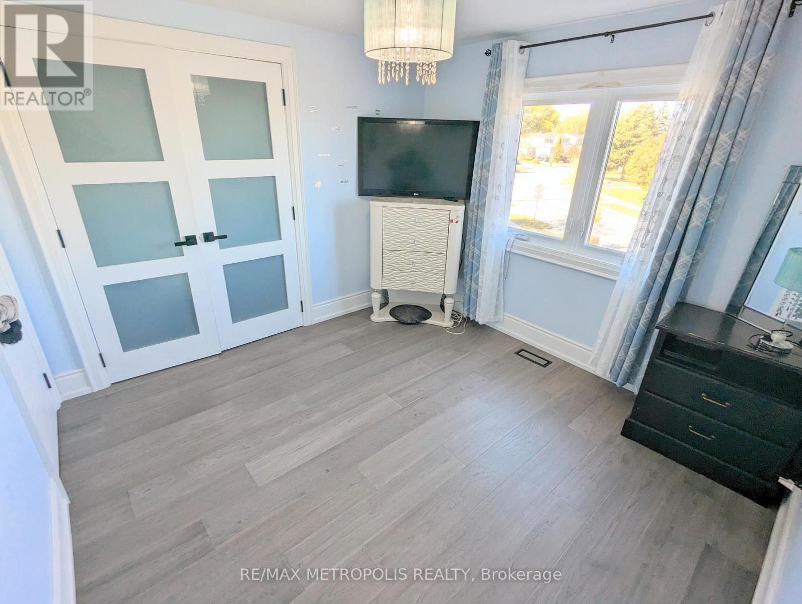 Main - 61 Mandrake Street, Ajax, ON - Indoor