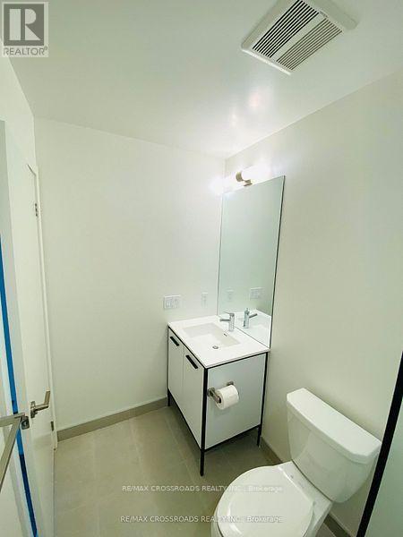 219 - 185 Deerfield Road, Newmarket, ON - Indoor Photo Showing Bathroom