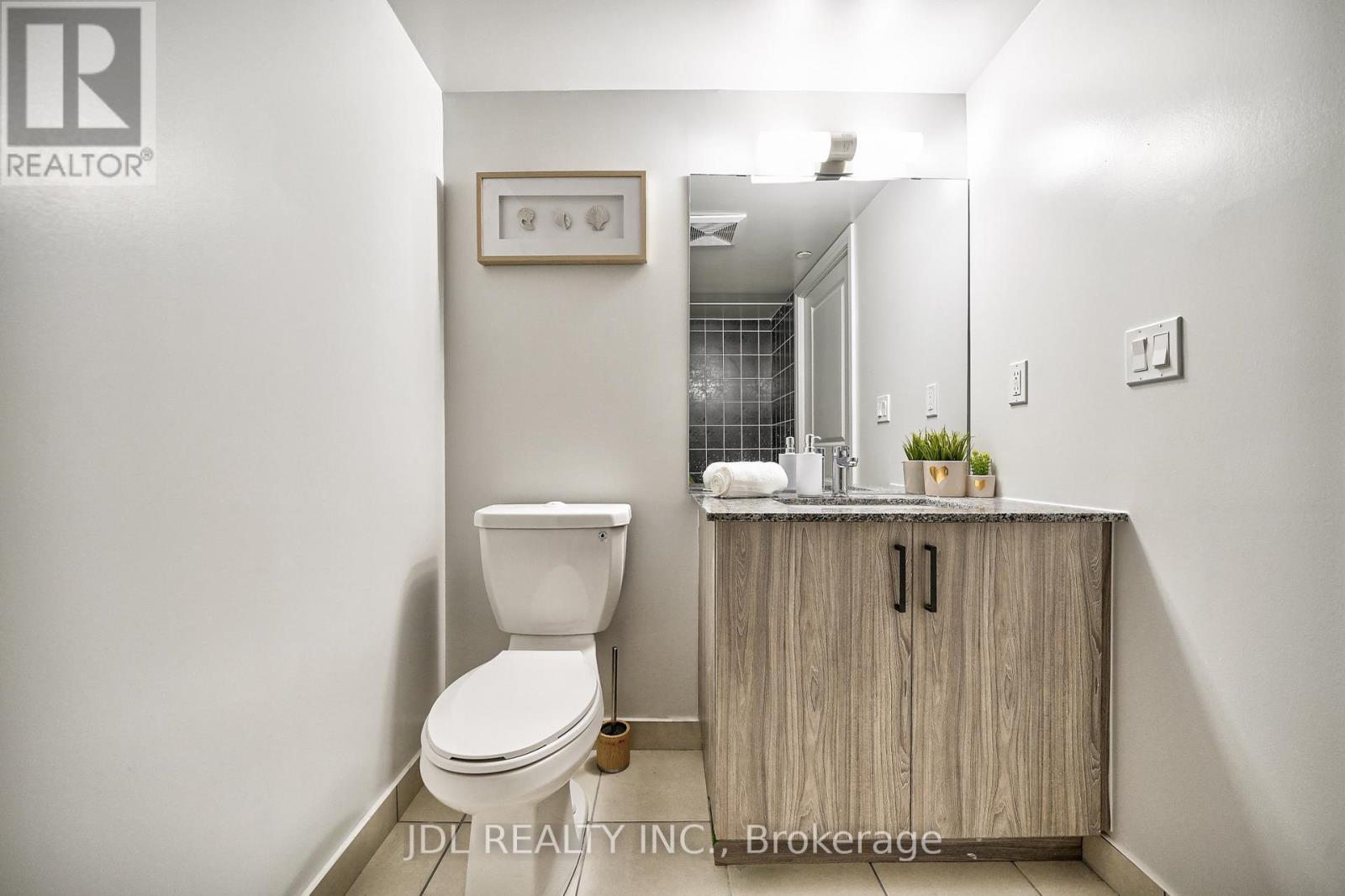 334 - 20 Meadowglen Place, Toronto, ON - Indoor Photo Showing Bathroom