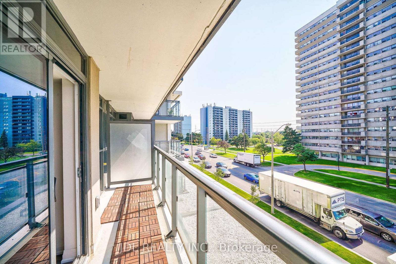 334 - 20 Meadowglen Place, Toronto, ON - Outdoor