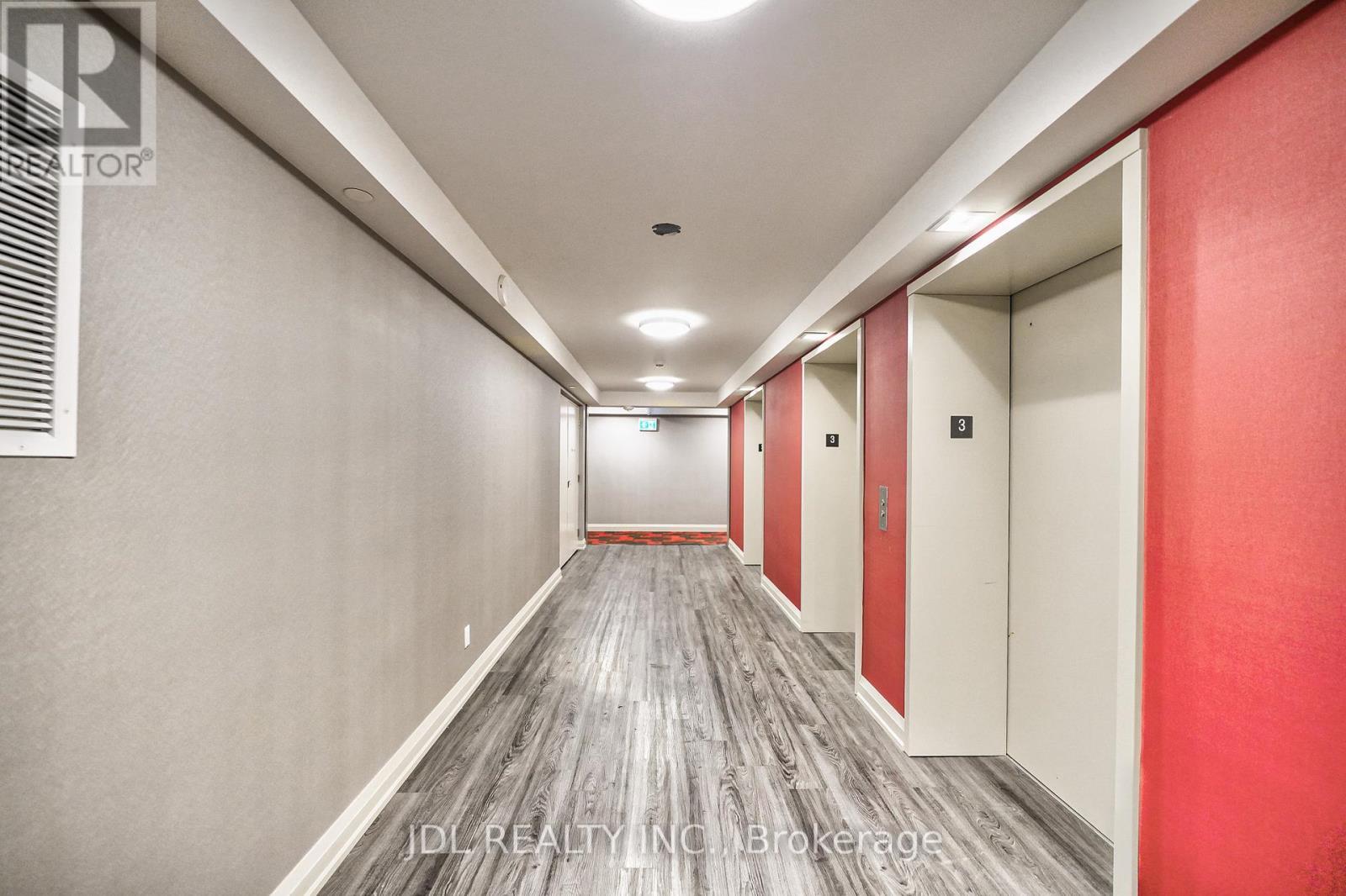 334 - 20 Meadowglen Place, Toronto, ON - Indoor Photo Showing Other Room