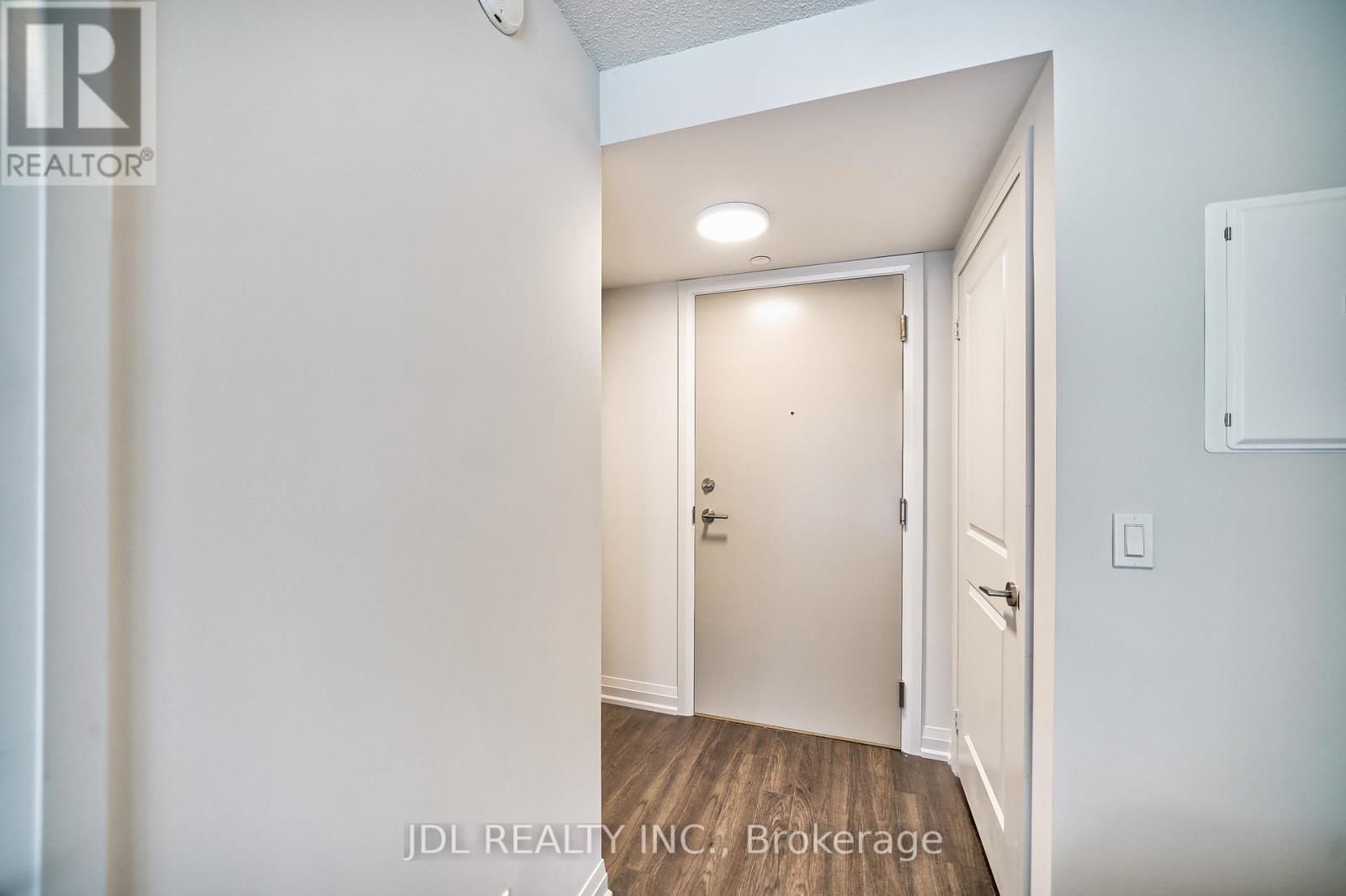 334 - 20 Meadowglen Place, Toronto, ON - Indoor Photo Showing Other Room