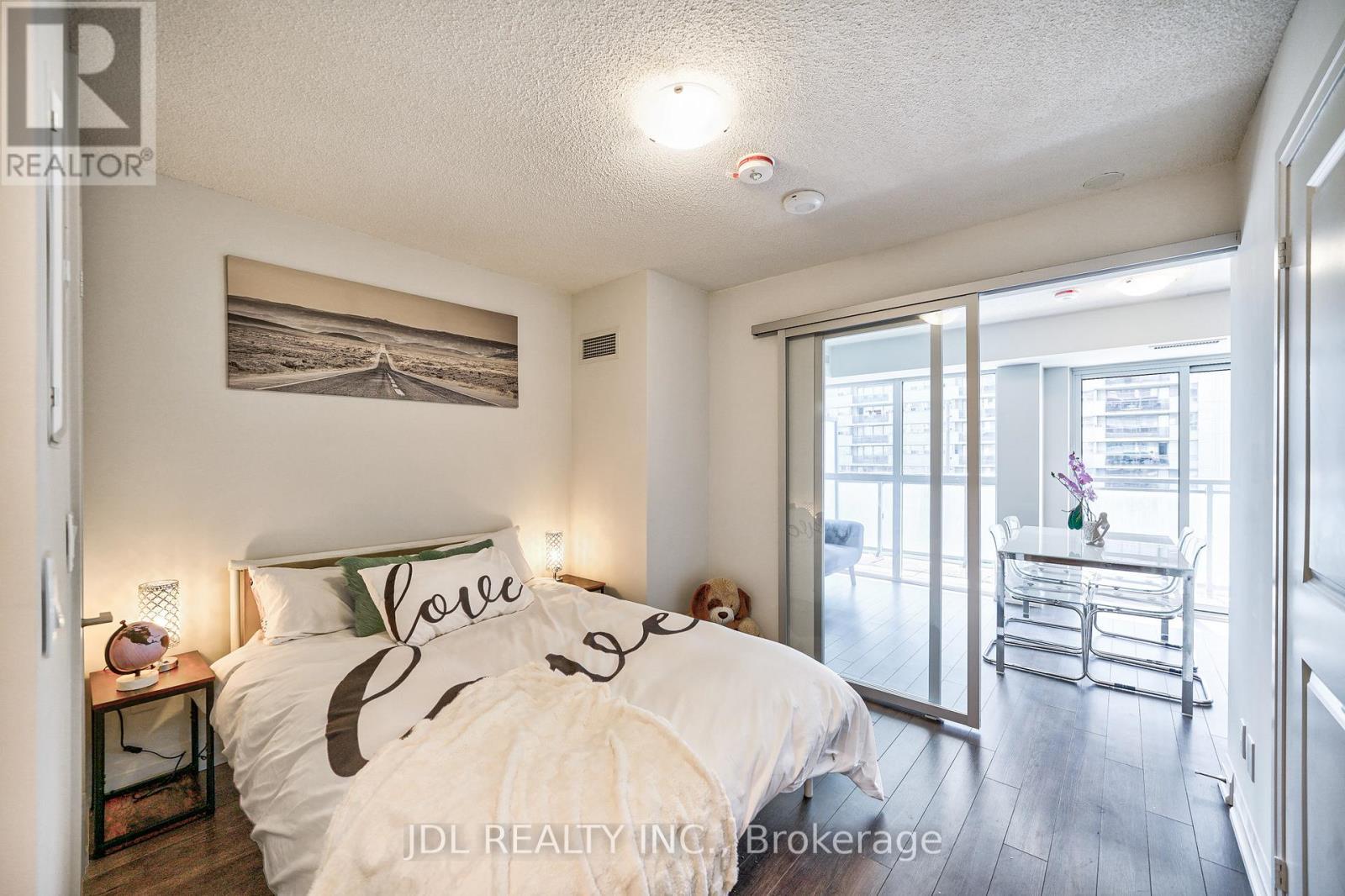 334 - 20 Meadowglen Place, Toronto, ON - Indoor Photo Showing Bedroom