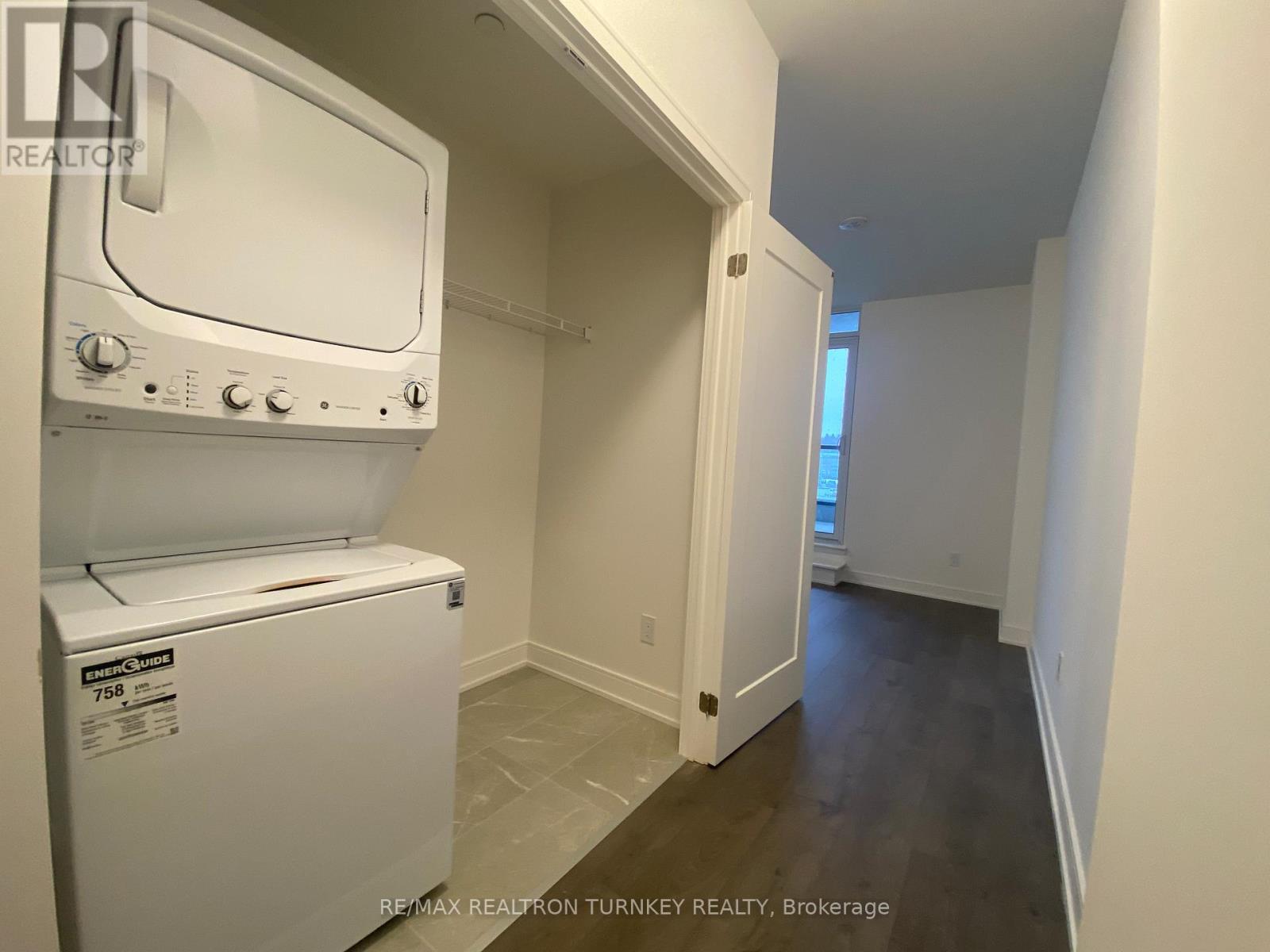 Combined with Closet - 305 - 705 Davis Drive, Newmarket, ON - Indoor Photo Showing Laundry Room