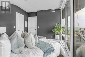 1908 - 2240 Lake Shore Boulevard W, Toronto, ON - Indoor Photo Showing Bedroom