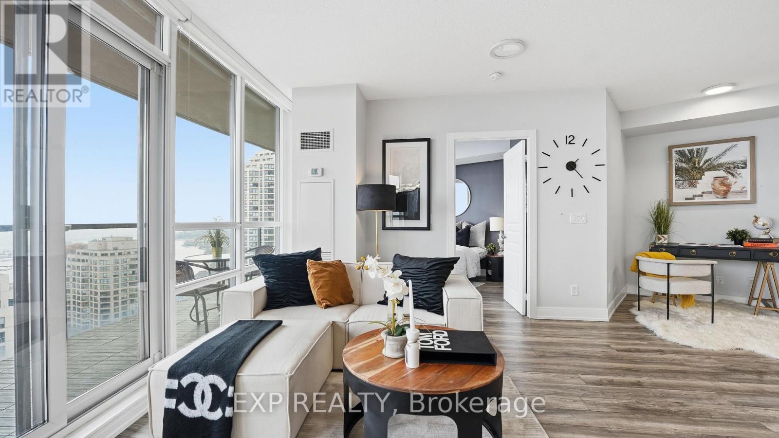 1908 - 2240 Lake Shore Boulevard W, Toronto, ON - Indoor Photo Showing Living Room