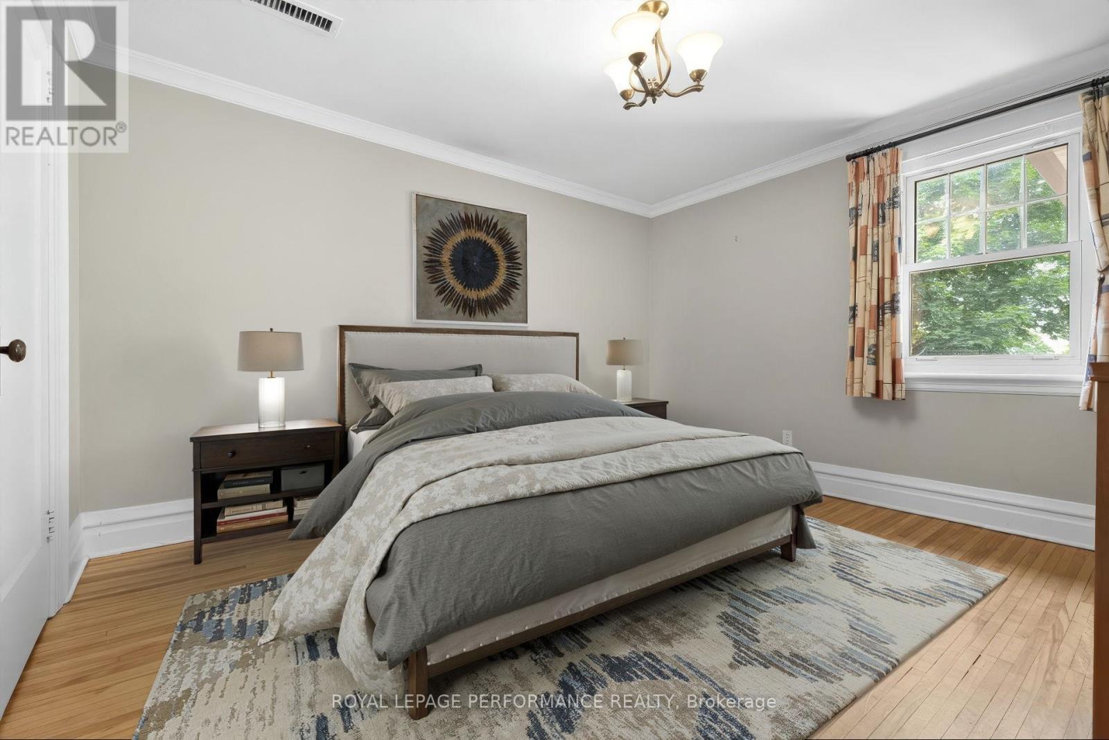 345 Third Avenue, Ottawa, ON - Indoor Photo Showing Bedroom