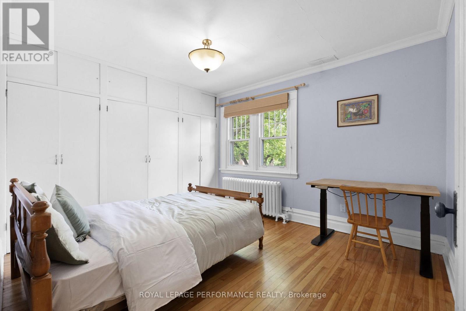 345 Third Avenue, Ottawa, ON - Indoor Photo Showing Bedroom