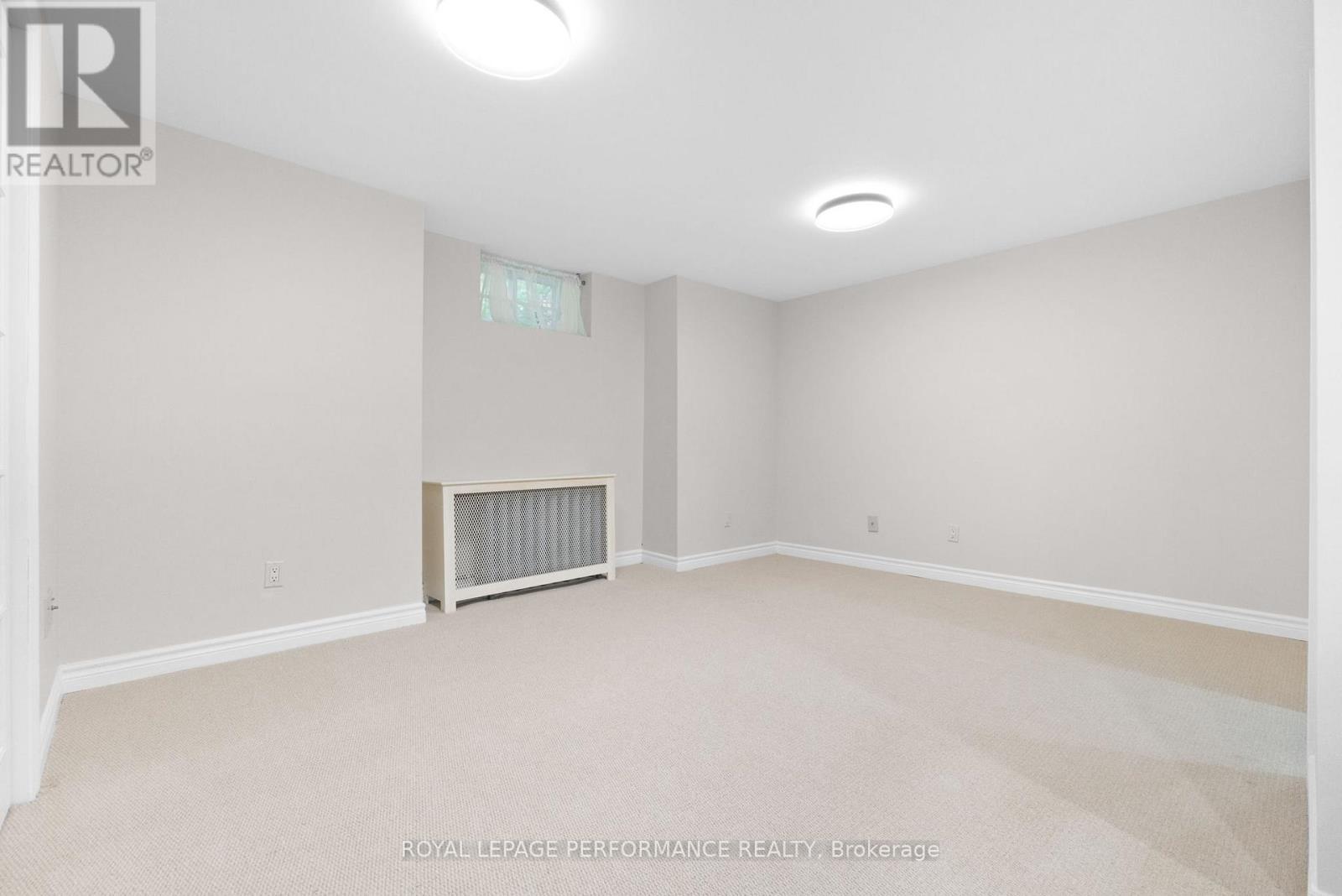 345 Third Avenue, Ottawa, ON - Indoor Photo Showing Other Room