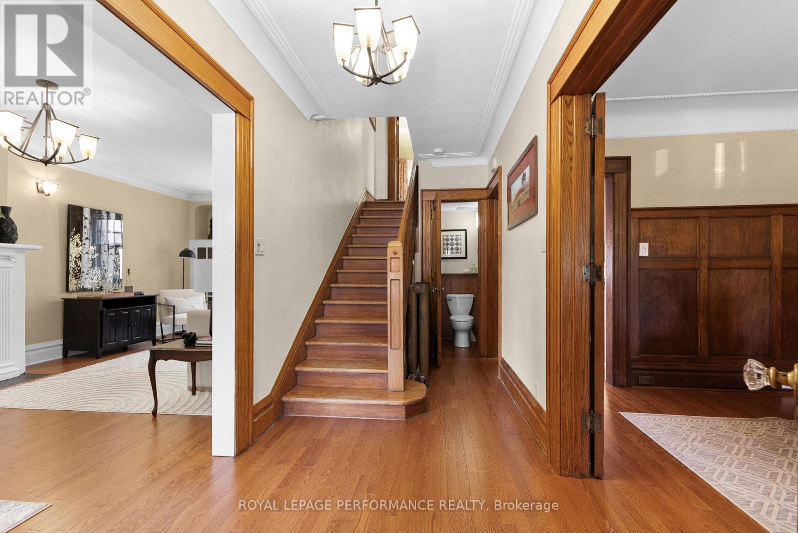 345 Third Avenue, Ottawa, ON - Indoor Photo Showing Other Room