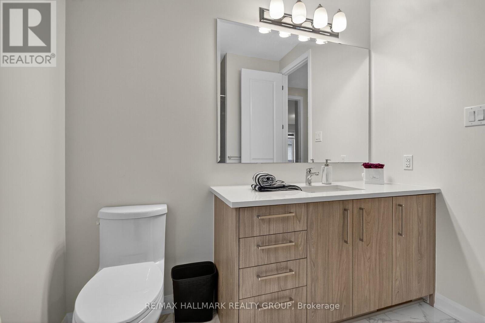 Main bathroom - 720 Cappamore Drive, Ottawa, ON - Indoor Photo Showing Bathroom