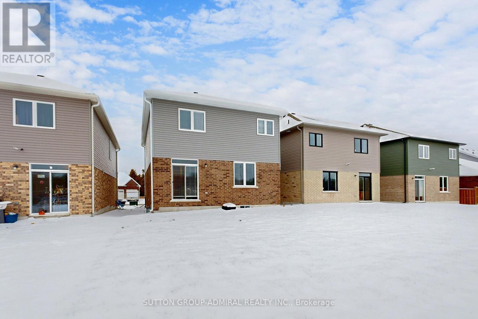 36 Hillcroft Way, Kawartha Lakes, ON - Outdoor With Exterior