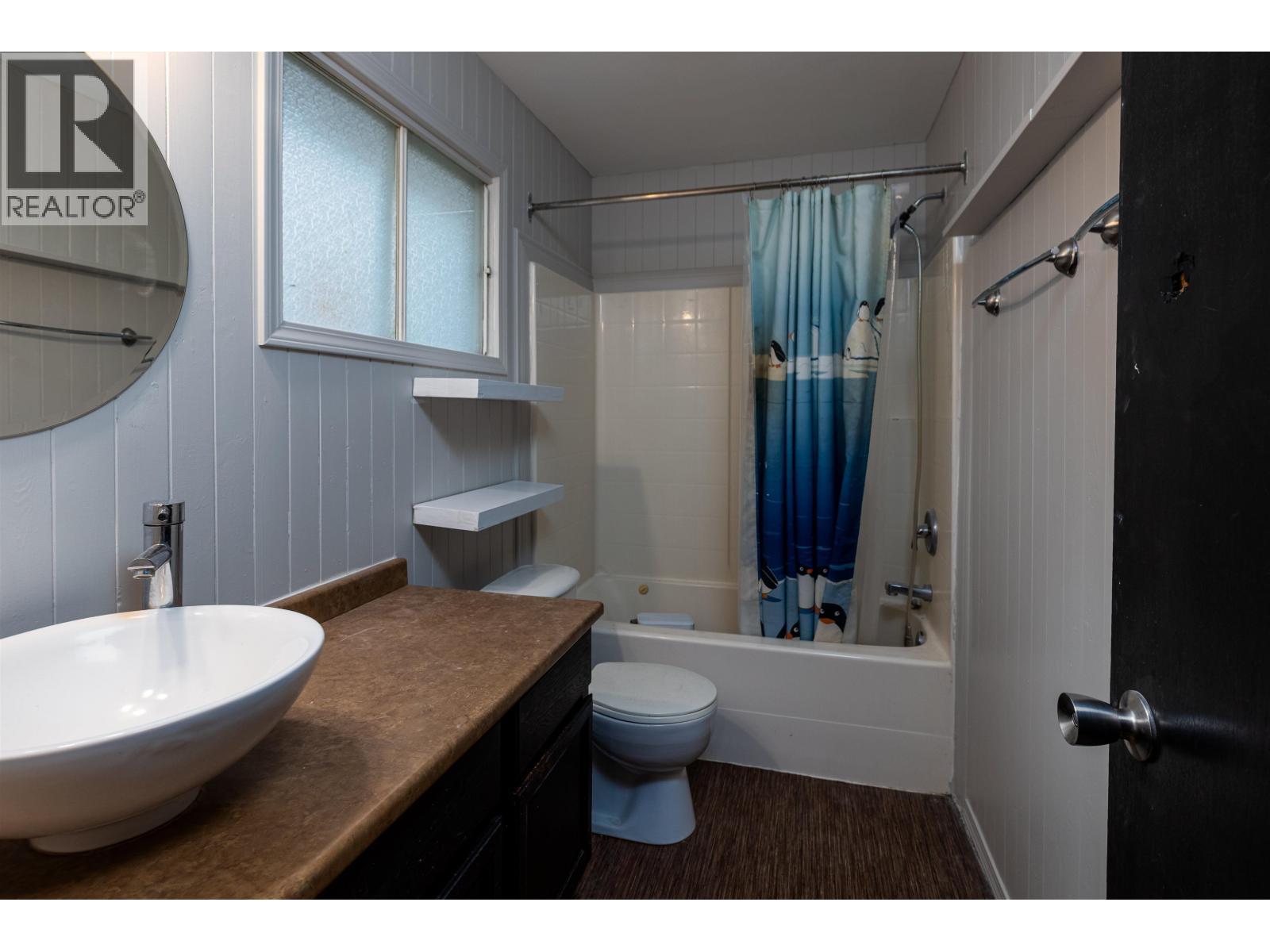 4821 Park Avenue, Terrace, BC - Indoor Photo Showing Bathroom