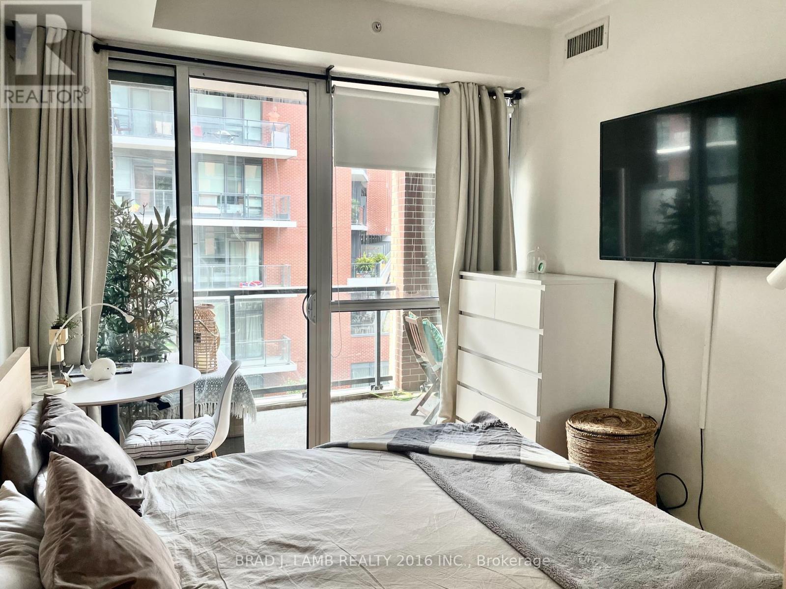 327 - 20 Bruyeres Mews, Toronto, ON - Indoor Photo Showing Bedroom