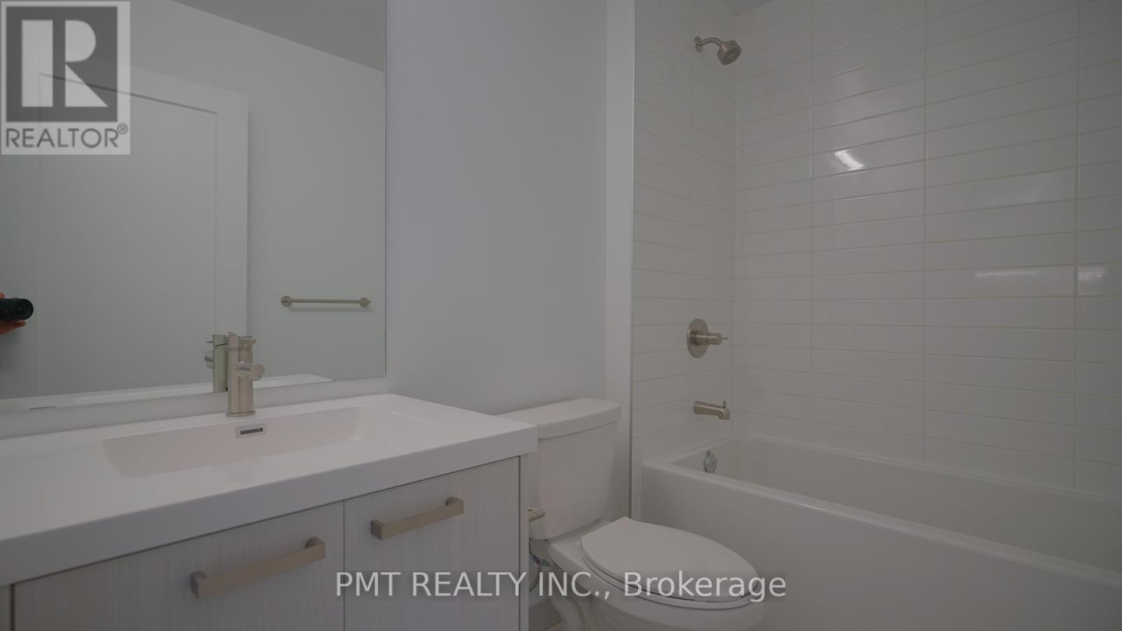 2409 - 20 Soudan Avenue, Toronto, ON - Indoor Photo Showing Bathroom