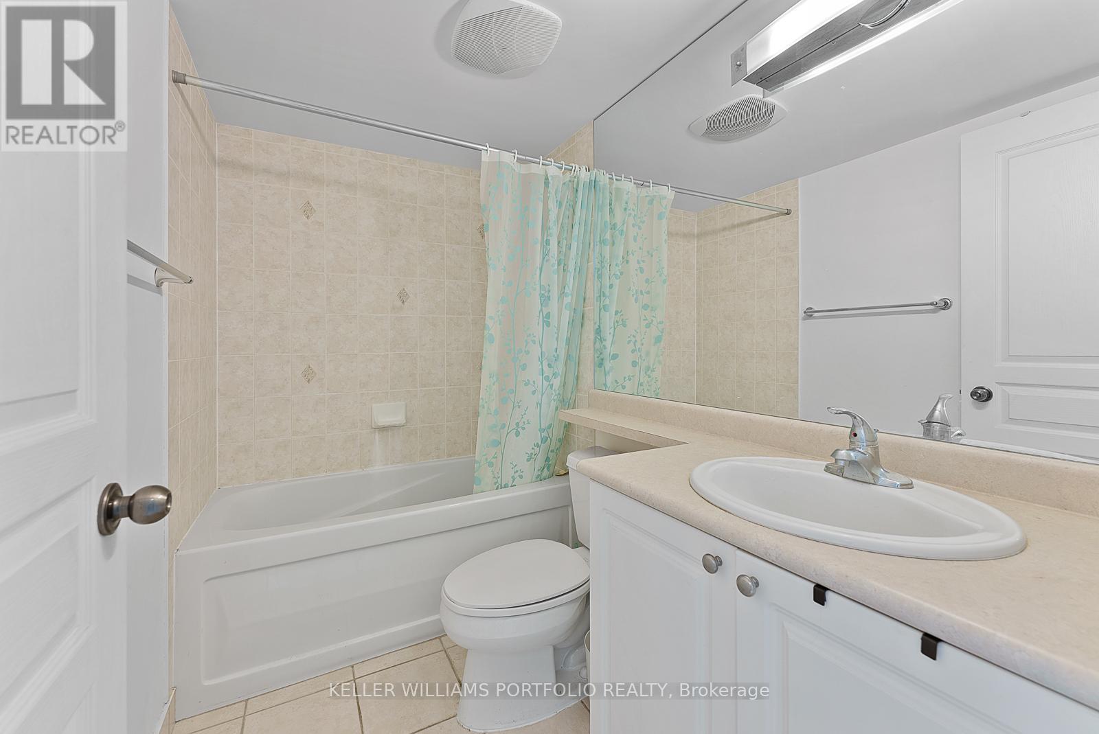 1104 - 18 Yonge Street, Toronto, ON - Indoor Photo Showing Bathroom