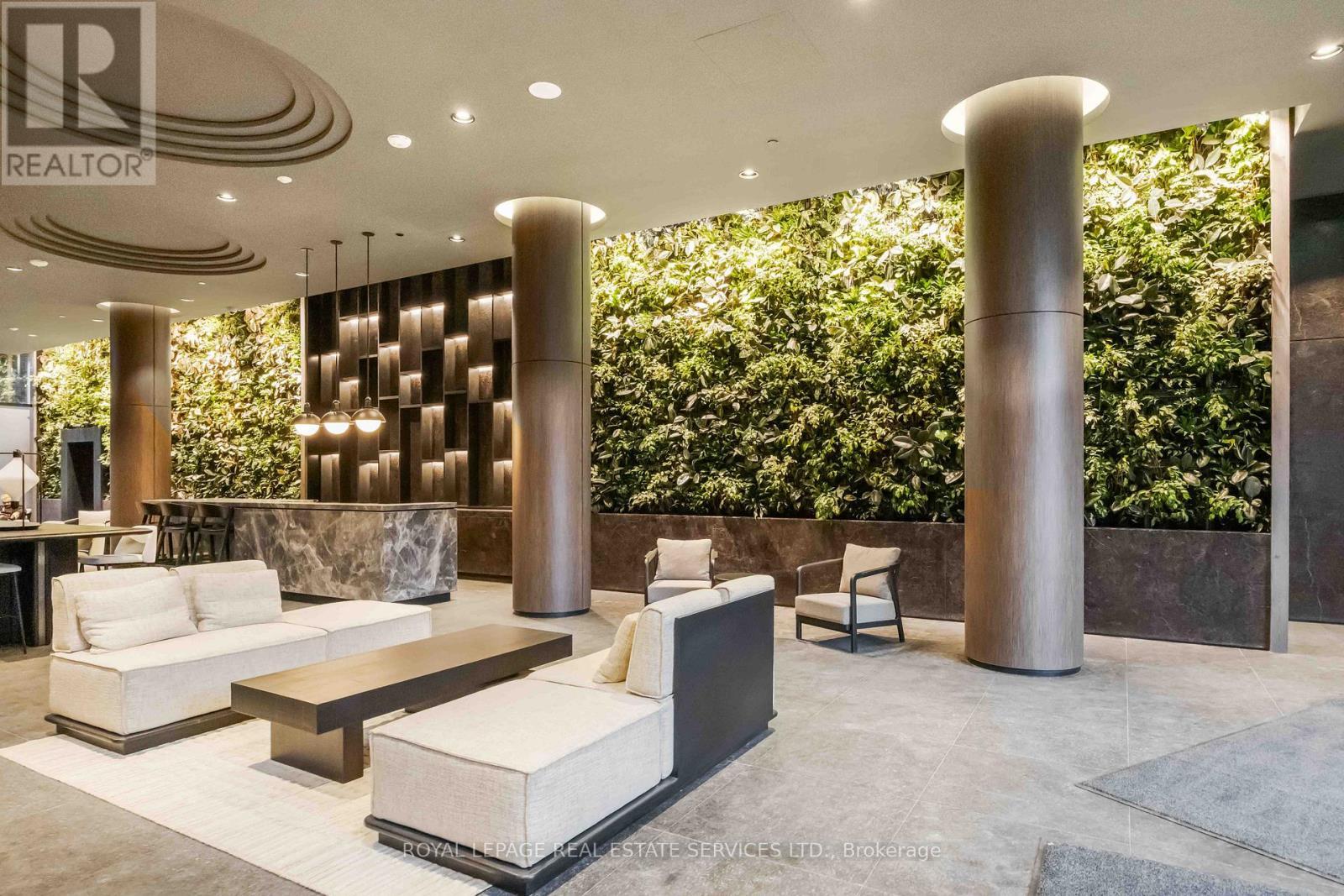 1011 - 120 Broadway Avenue, Toronto, ON - Indoor