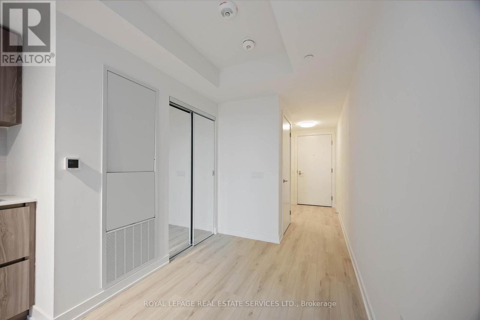 1011 - 120 Broadway Avenue, Toronto, ON - Indoor Photo Showing Other Room