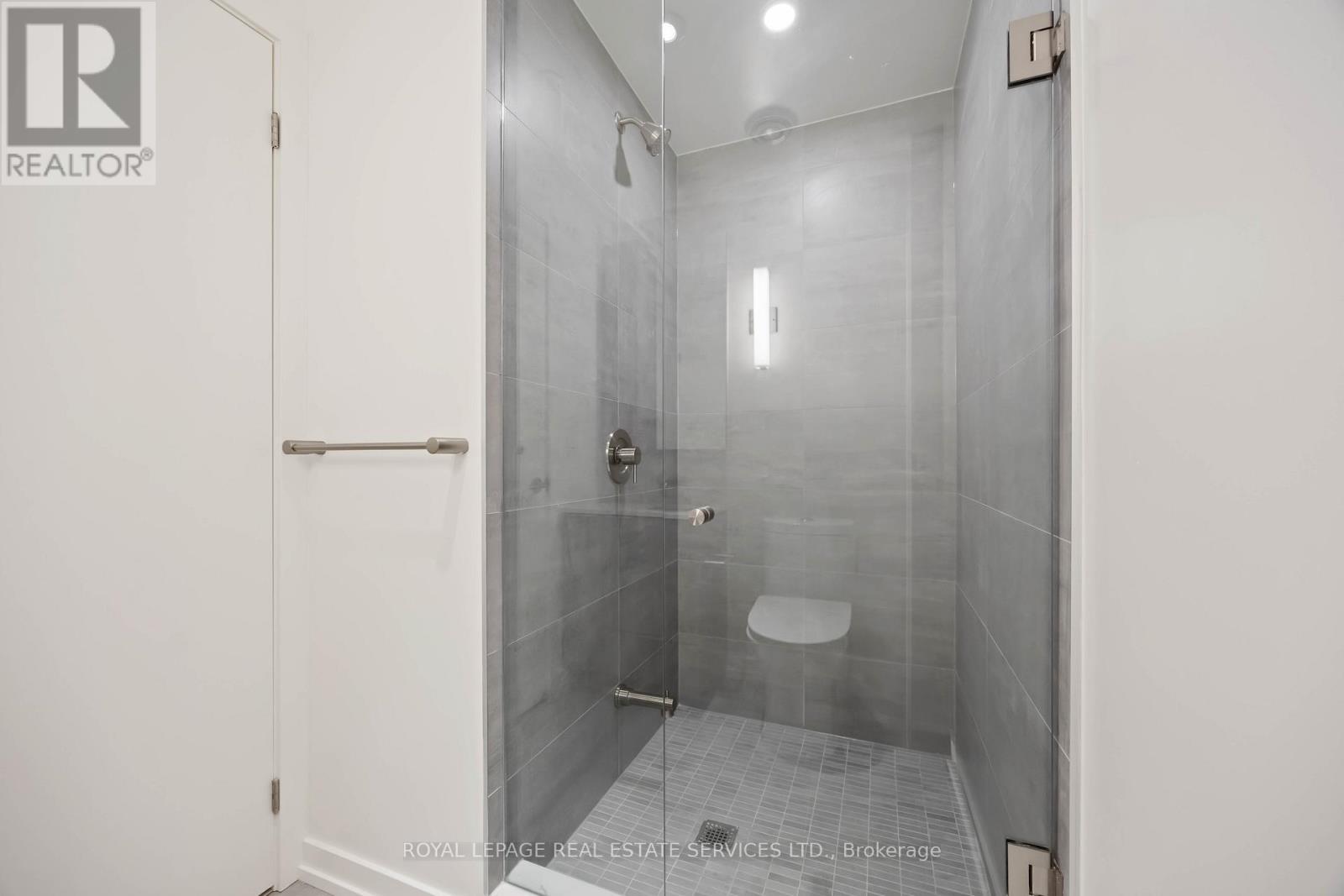 1011 - 120 Broadway Avenue, Toronto, ON - Indoor Photo Showing Bathroom