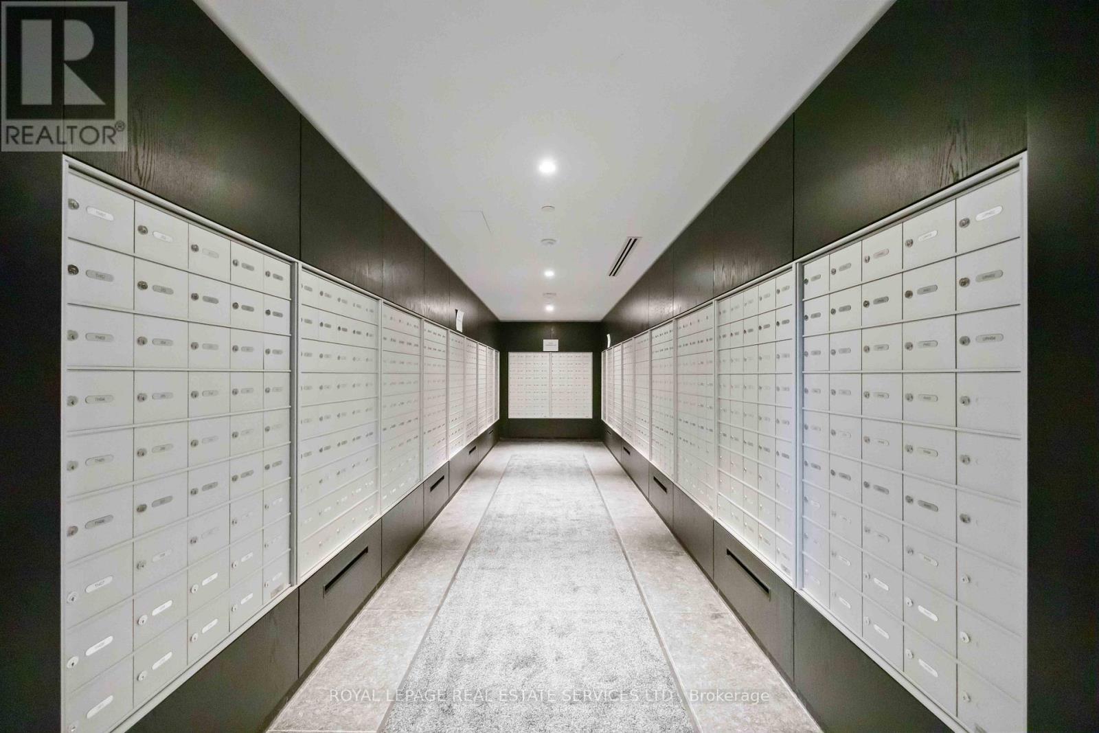 1011 - 120 Broadway Avenue, Toronto, ON - Indoor Photo Showing Other Room