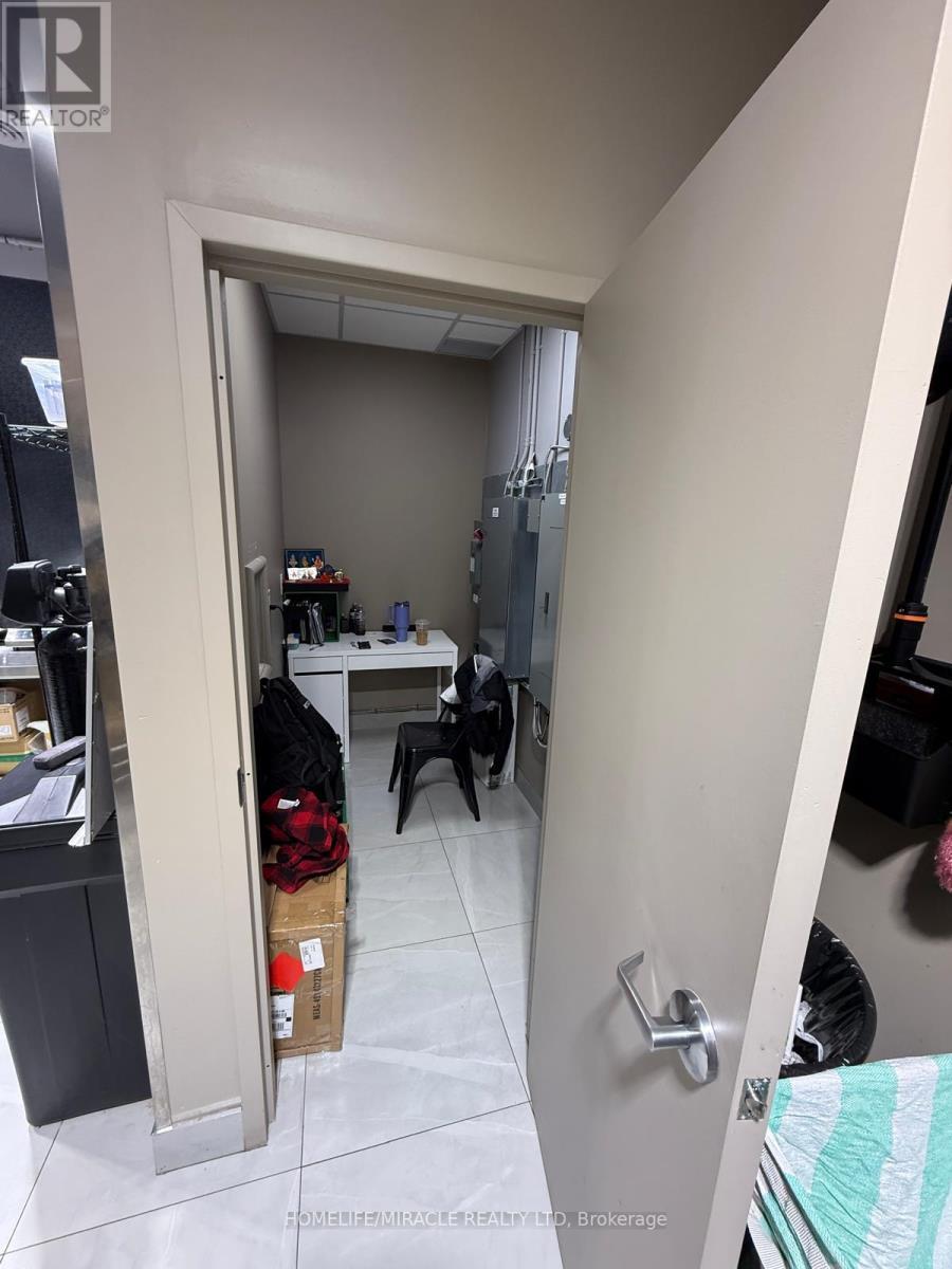 303 - 325 Maxbecker Drive, Waterloo, ON