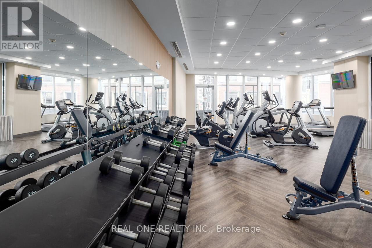 1404 - 20 George Street, Hamilton, ON - Indoor Photo Showing Gym Room