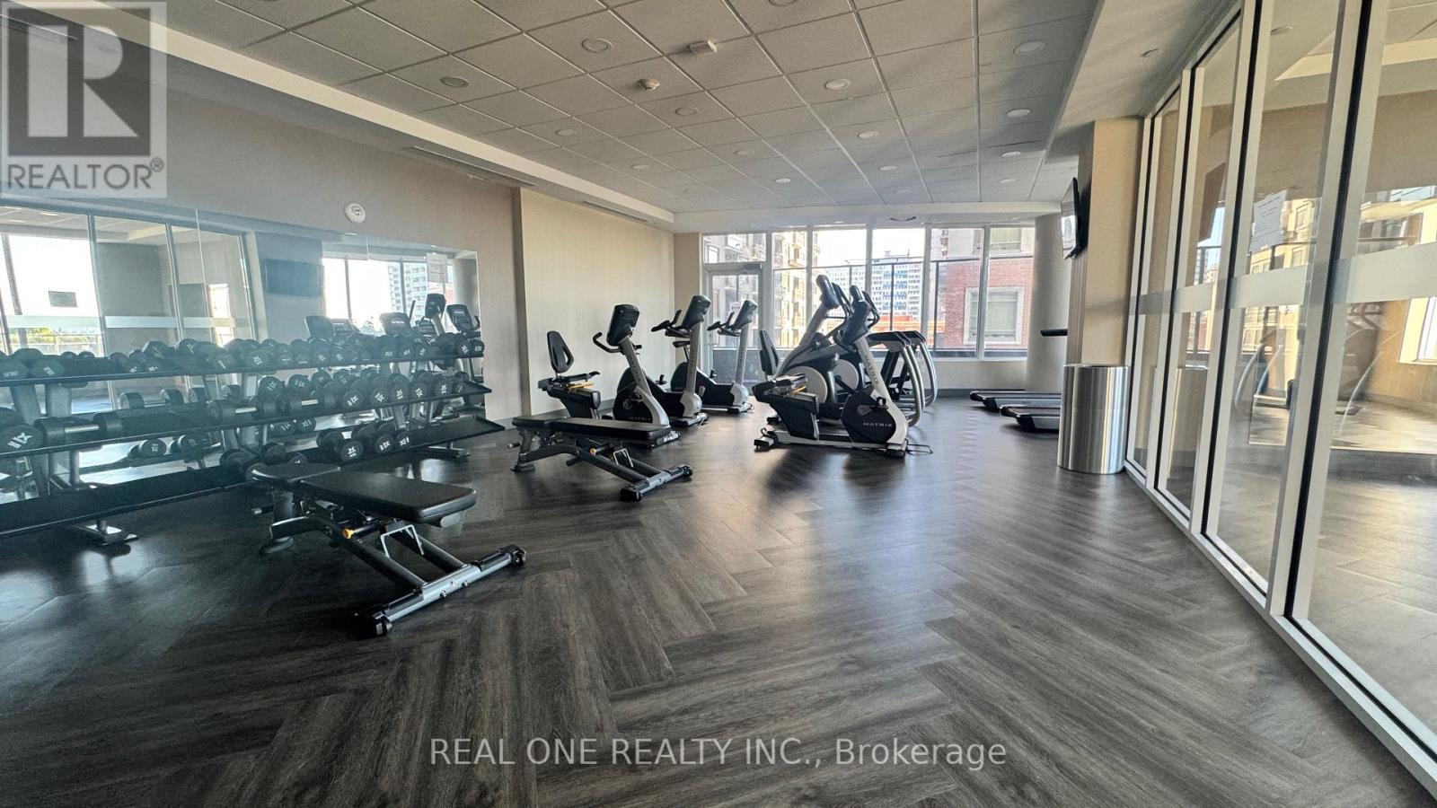 1404 - 20 George Street, Hamilton, ON - Indoor Photo Showing Gym Room