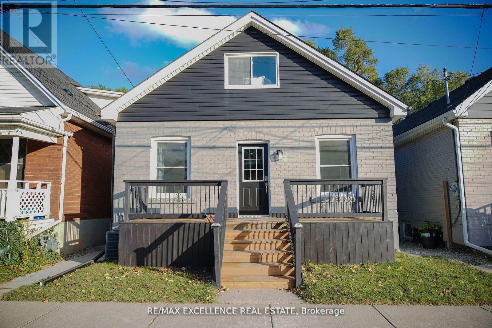 11 East 25Th Street, Hamilton, ON - Outdoor With Deck Patio Veranda With Exterior