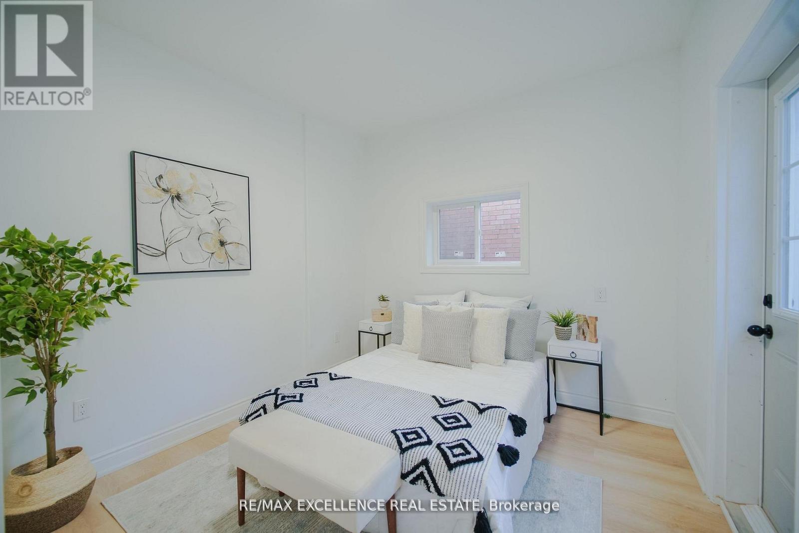 11 East 25Th Street, Hamilton, ON -