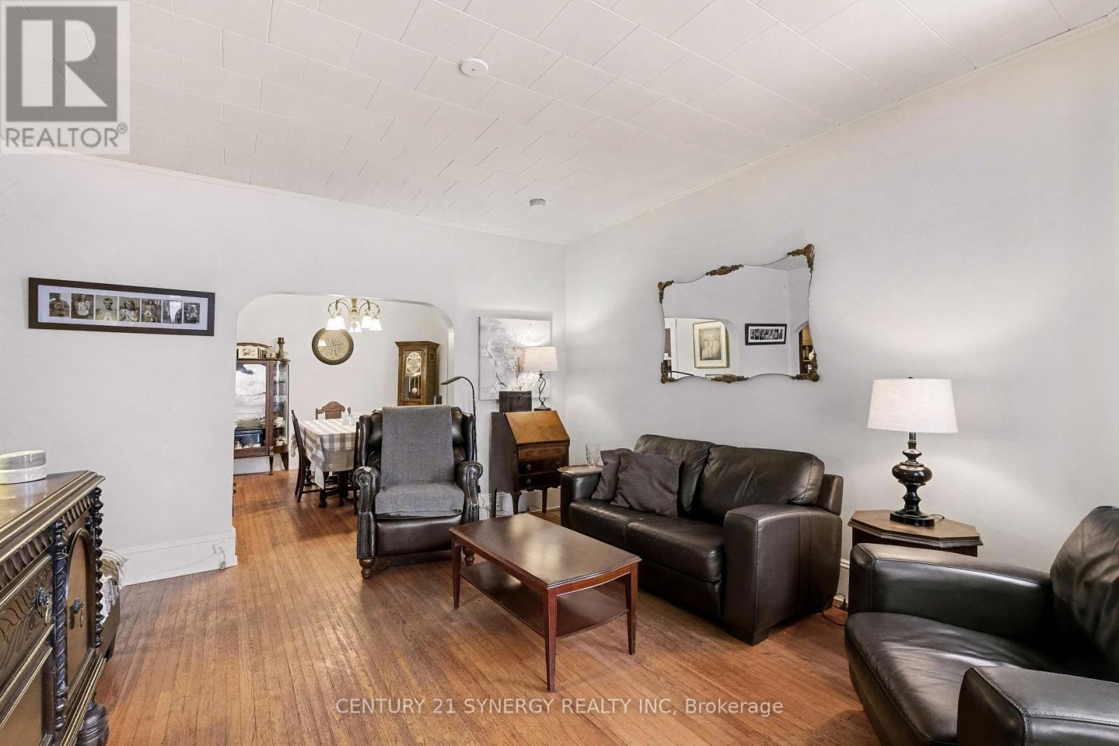 82 Abel Street, Smiths Falls, ON - Indoor Photo Showing Living Room
