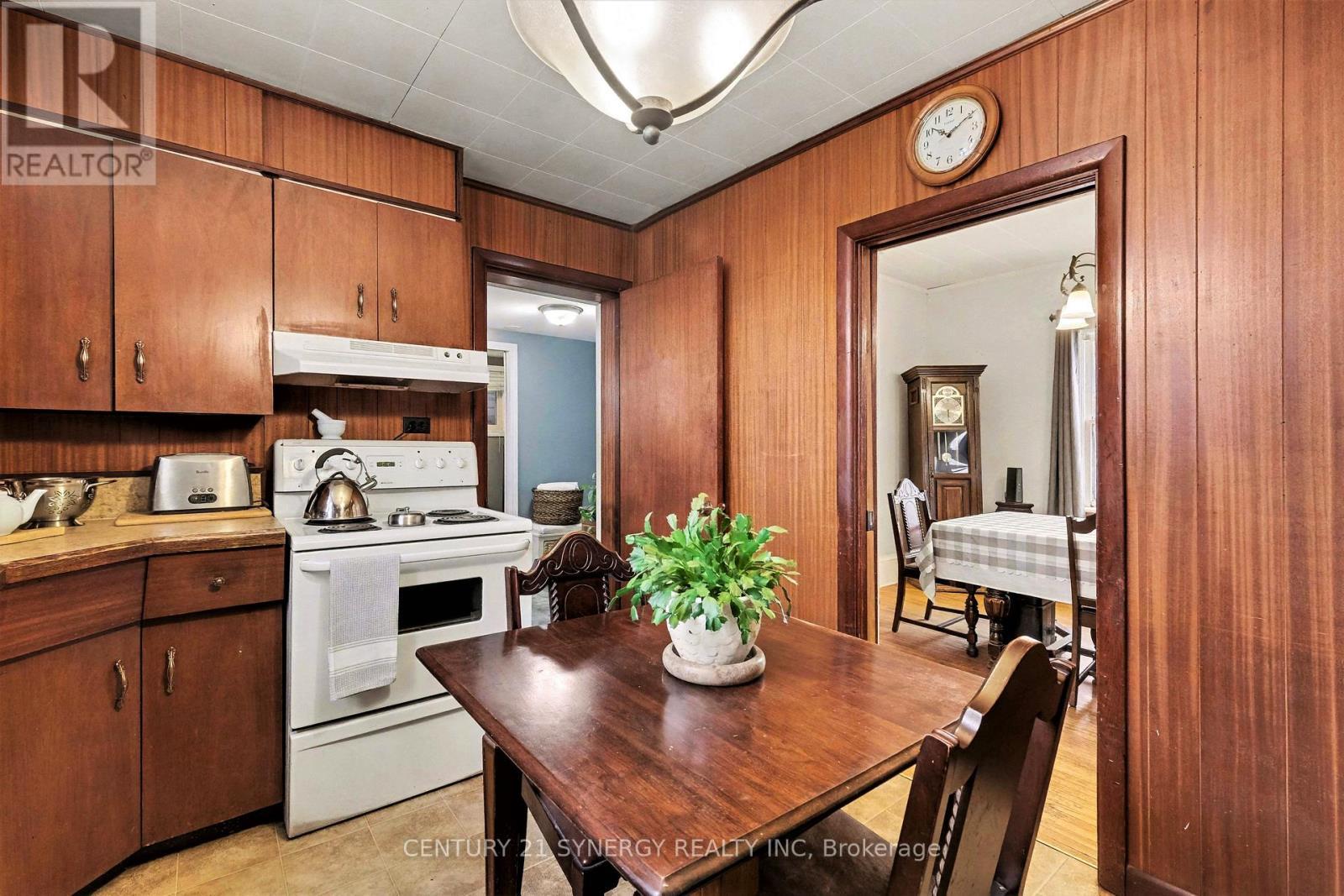 82 Abel Street, Smiths Falls, ON - Indoor Photo Showing Kitchen