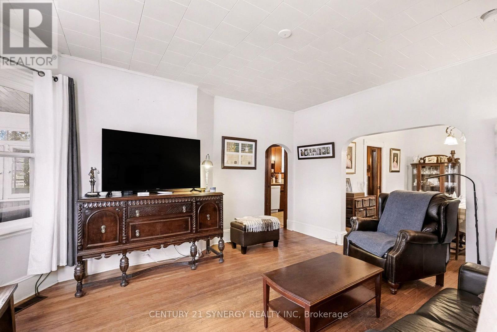 82 Abel Street, Smiths Falls, ON - Indoor Photo Showing Living Room
