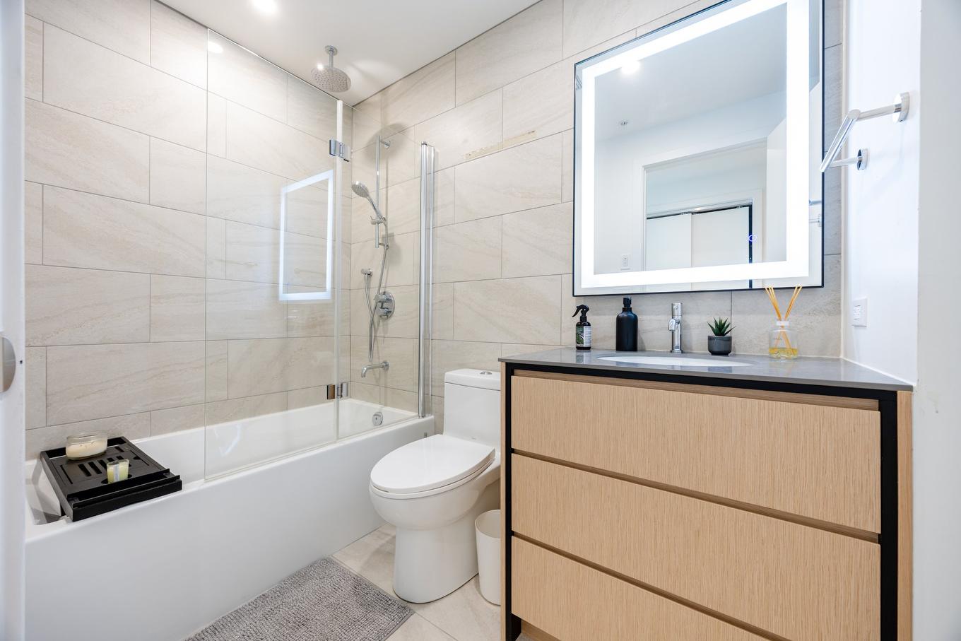 Salle de bains - 2305-1020 Rue De La Montagne, Montréal (Ville-Marie), QC - Indoor Photo Showing Bathroom